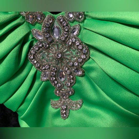 Hailey Logan by Adrianna Papell Long/Prom Formal Gown size 3/4 NWT - Picture 5 of 9